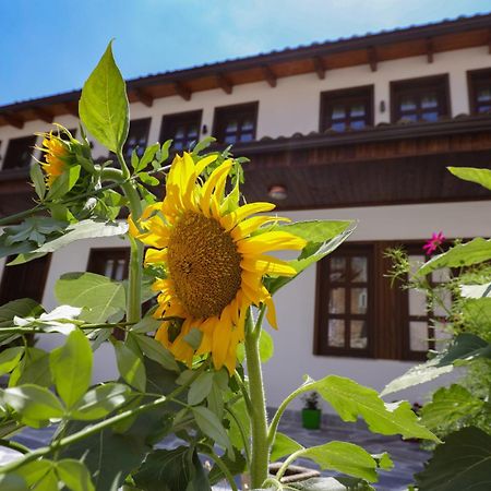 The House Of Dollma , Inside Kruja Castle Hotel Екстериор снимка