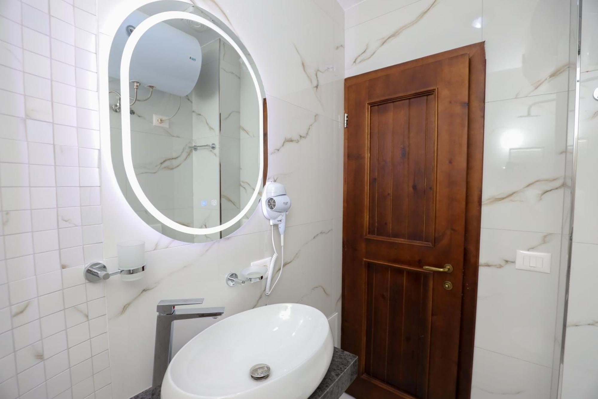 The House Of Dollma , Inside Kruja Castle Hotel Екстериор снимка