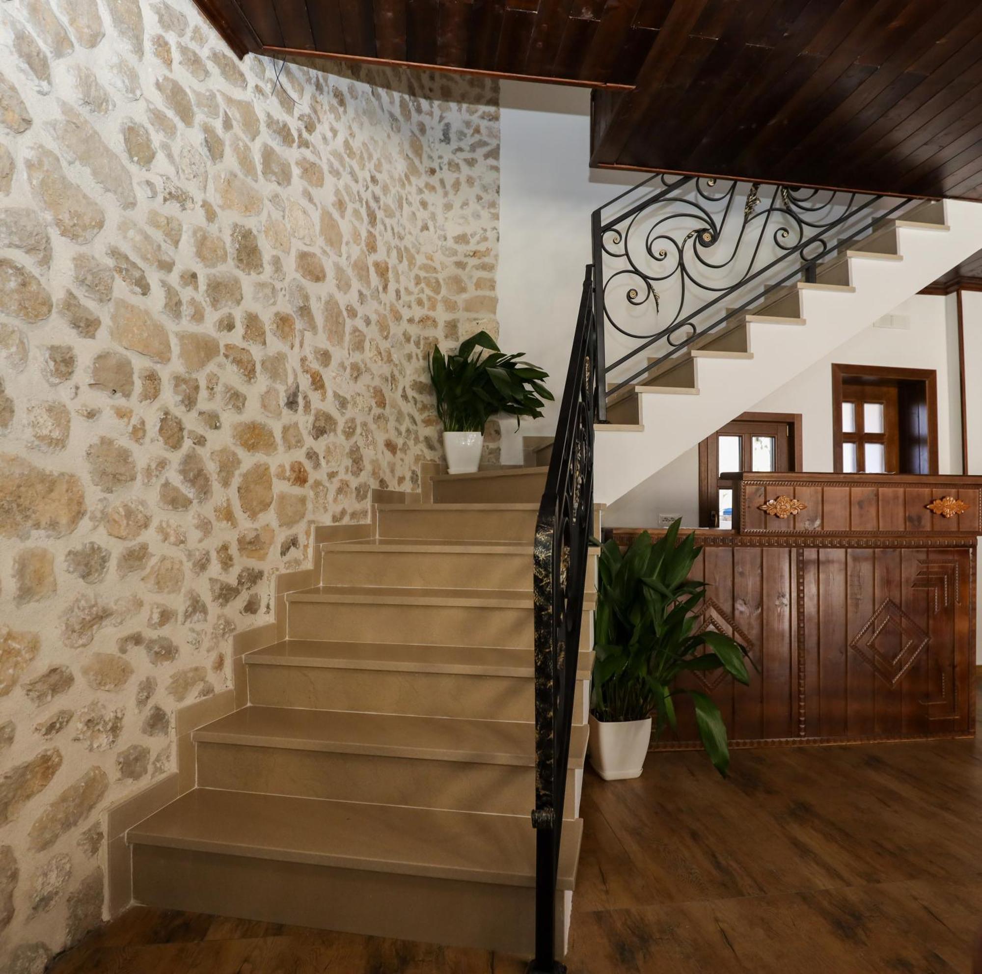The House Of Dollma , Inside Kruja Castle Hotel Екстериор снимка