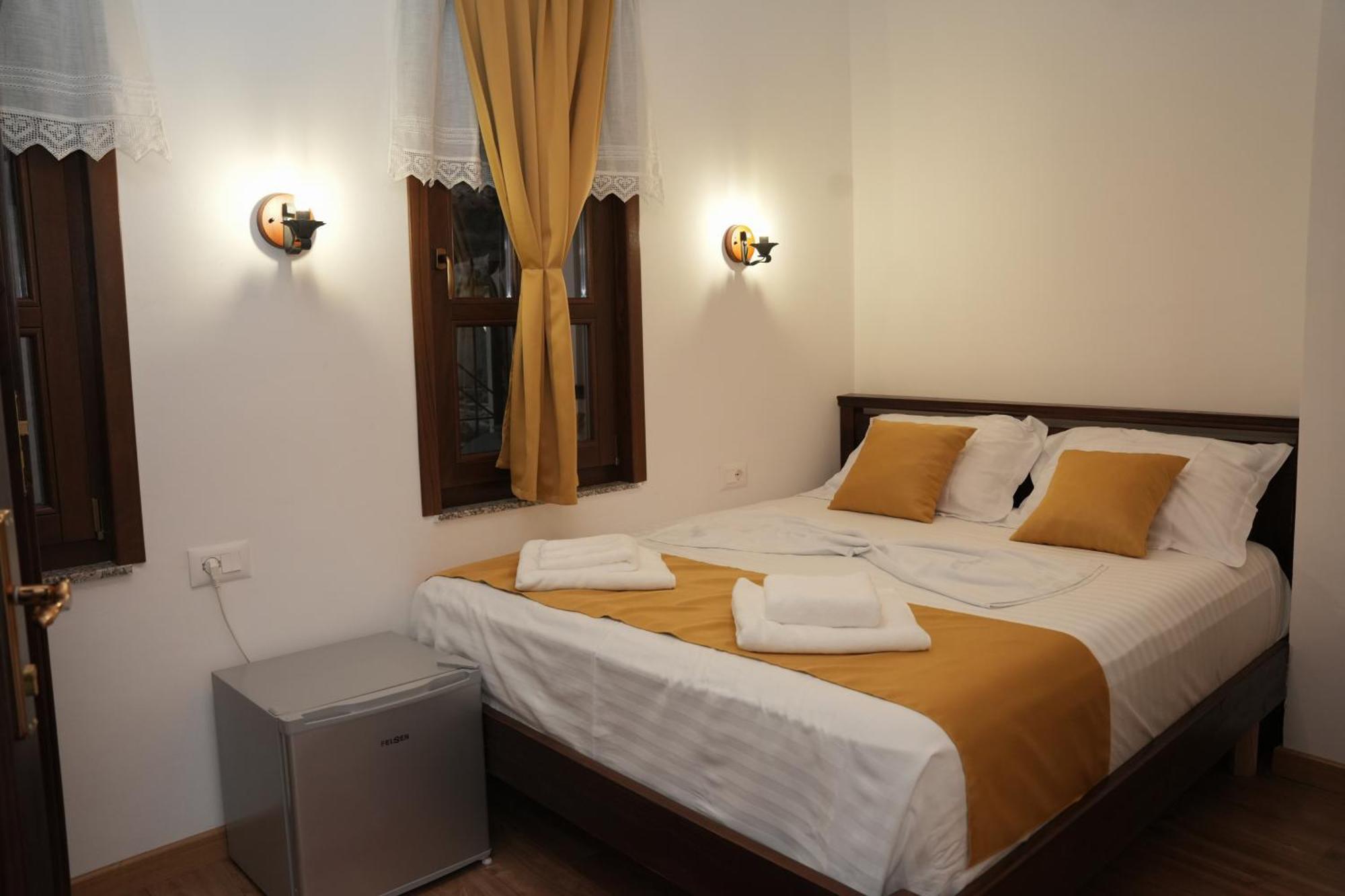 The House Of Dollma , Inside Kruja Castle Hotel Екстериор снимка